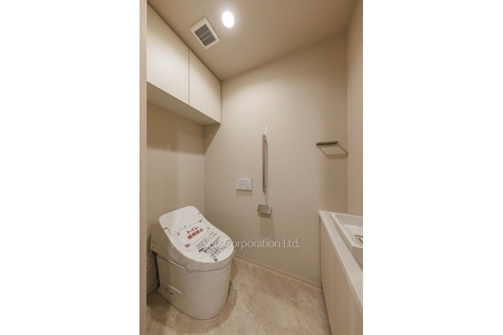 JIYUGAOKA MUSE SQUARE THE RESIDENCEの写真 トイレ ※11階の同じ間取タイプを撮影。仕様が異なることがあります。