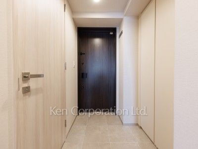 玄関 ※11階の同じ間取タイプを撮影。仕様が異なることがあります。