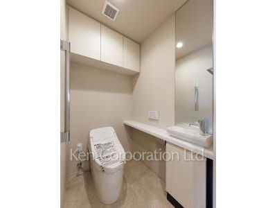JIYUGAOKA MUSE SQUARE THE RESIDENCEの写真 トイレ ※11階の同じ間取タイプを撮影。仕様が異なることがあります。