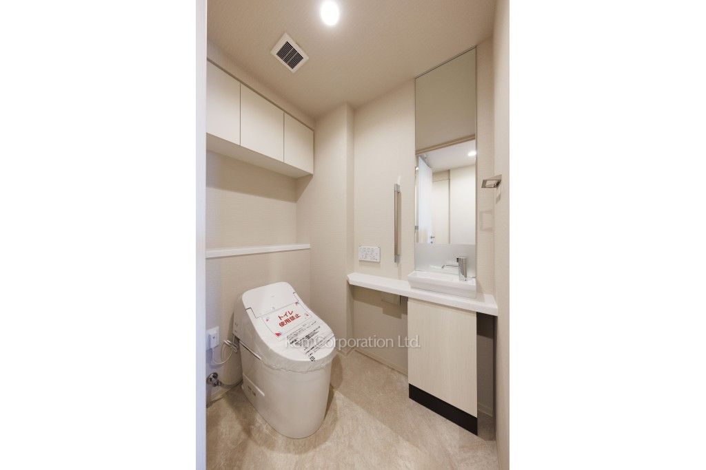 JIYUGAOKA MUSE SQUARE THE RESIDENCEの写真 トイレ ※11階の同じ間取タイプを撮影。仕様が異なることがあります。