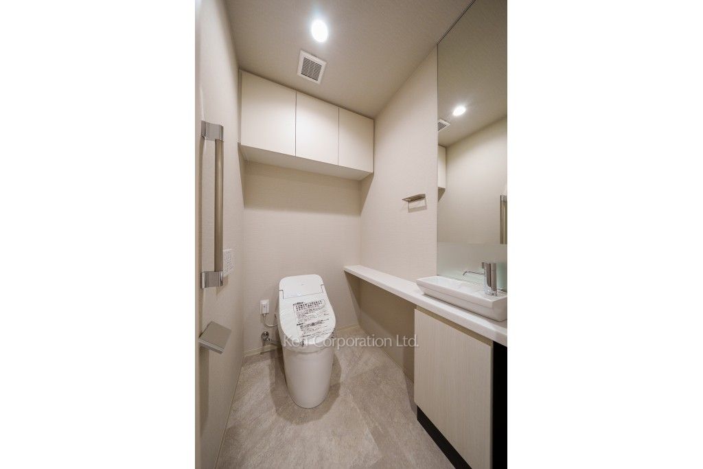 JIYUGAOKA MUSE SQUARE THE RESIDENCEの写真 トイレ ※11階の同じ間取タイプを撮影。仕様が異なることがあります。