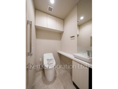 JIYUGAOKA MUSE SQUARE THE RESIDENCEの写真 トイレ ※11階の同じ間取タイプを撮影。仕様が異なることがあります。