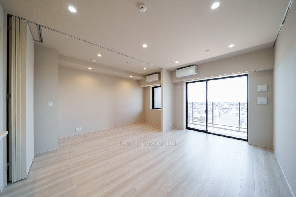 JIYUGAOKA MUSE SQUARE THE RESIDENCEの写真 居室（LDなど） ※11階の同じ間取タイプを撮影。仕様が異なることがあります。