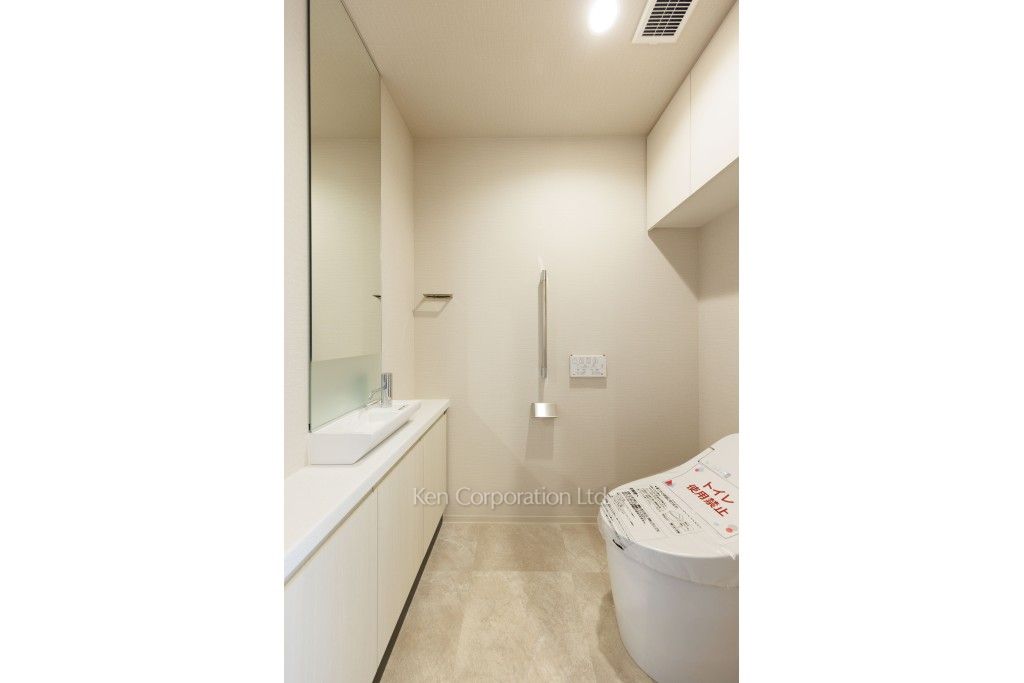 JIYUGAOKA MUSE SQUARE THE RESIDENCEの写真 トイレ ※11階の同じ間取タイプを撮影。仕様が異なることがあります。