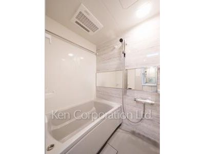 La Perla Meguro-HigashiyamaⅡの写真 バスルーム ※3階の同じ間取タイプを撮影。仕様が異なることがあります。