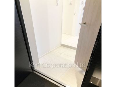 玄関 ※写真・画像は実際と異なる場合がございます。部屋写真は同一タイプのものです。（ただし、画像中にタイプ名の記載がある場合はその記載内容を優先します。）