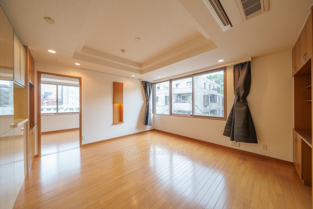 ローゼンハイツ西麻布の写真 居室（LDなど）