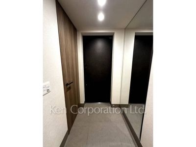 ウェリス市谷加賀町の写真 玄関 ※写真・画像は実際と異なる場合がございます。部屋写真は同一タイプのものです。（ただし、画像中にタイプ名の記載がある場合はその記載内容を優先します。）