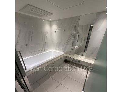 バスルーム ※写真・画像は実際と異なる場合がございます。部屋写真は同一タイプのものです。（ただし、画像中にタイプ名の記載がある場合はその記載内容を優先します。）