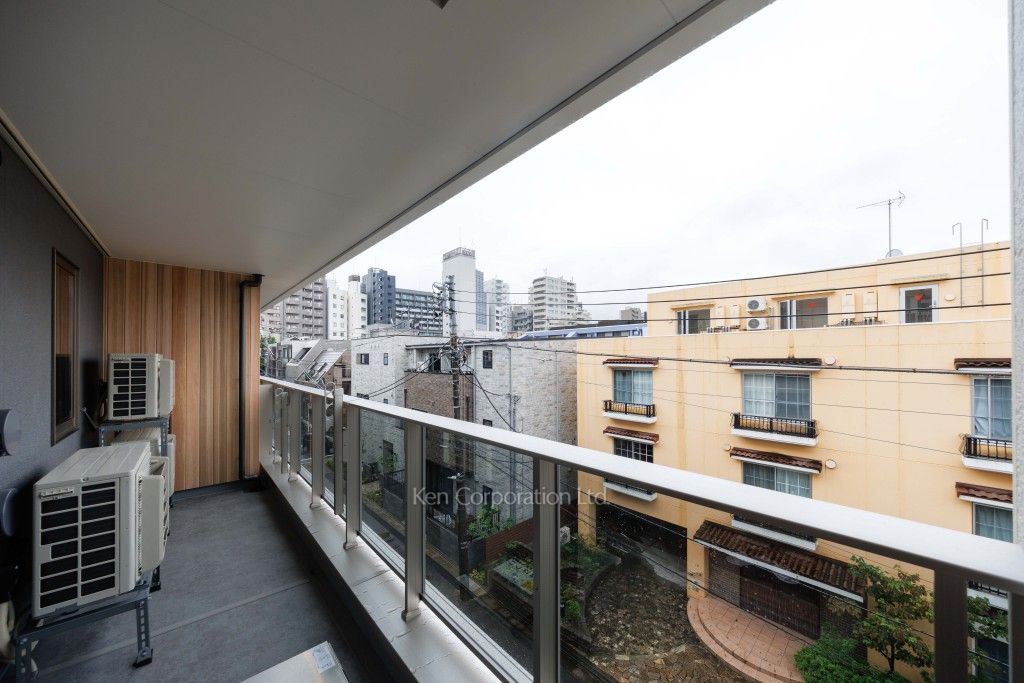 MOCXION PREMIUM四谷大京町の写真 バルコニー
