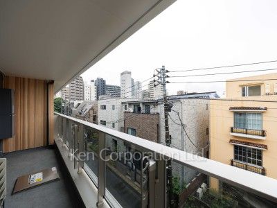 MOCXION PREMIUM四谷大京町の写真 バルコニー