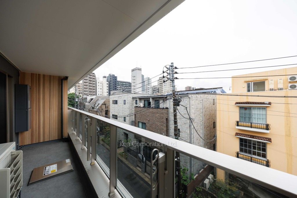 MOCXION PREMIUM四谷大京町の写真 バルコニー