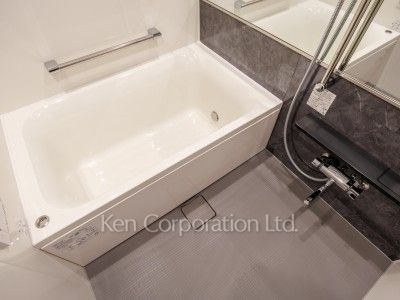 バスルーム ※3階の同じ間取タイプを撮影。仕様が異なることがあります。
