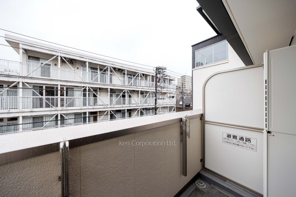 MOCXION PREMIUM四谷大京町の写真 バルコニー