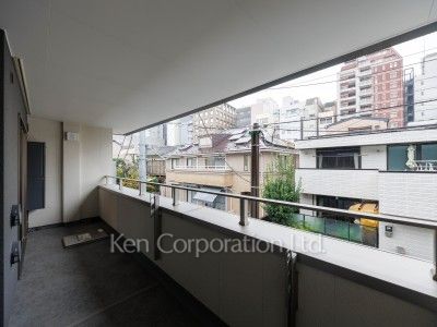 MOCXION PREMIUM四谷大京町の写真 バルコニー